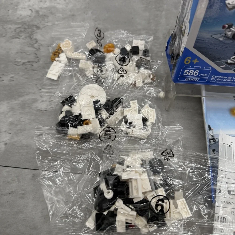 Space Shuttle 12in1 Interlocking Blocks Set Building Blocks 586 Pieces *Complete